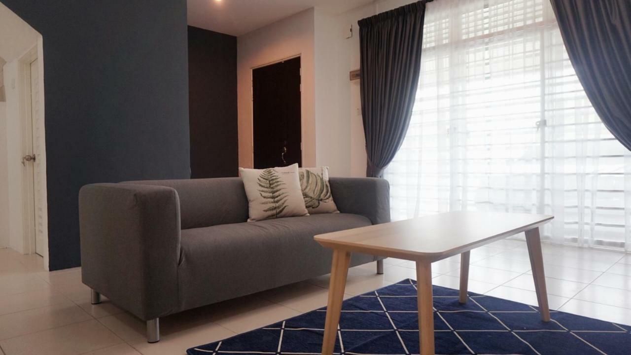 E'S Suite- Homestay That Fits 8 Pax Comfortably. Ипох Экстерьер фото